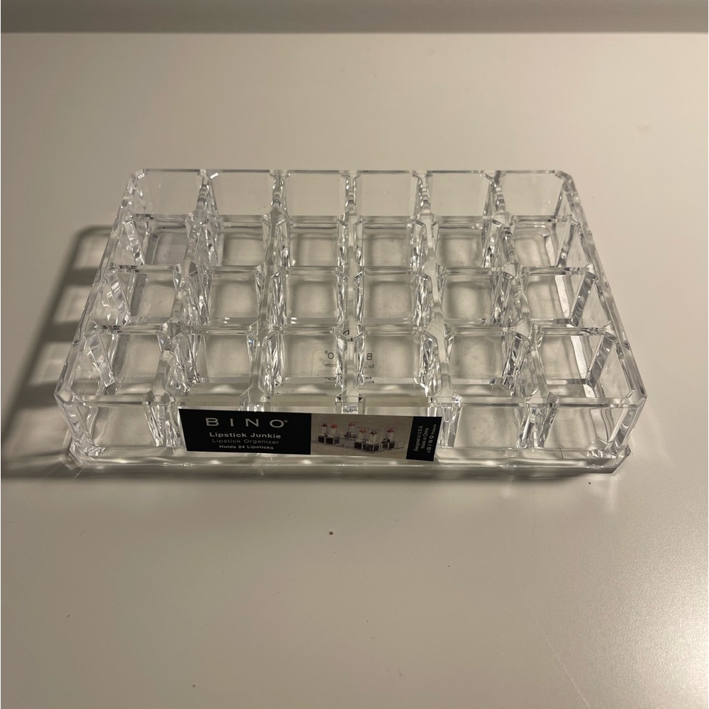 Lipstick tray